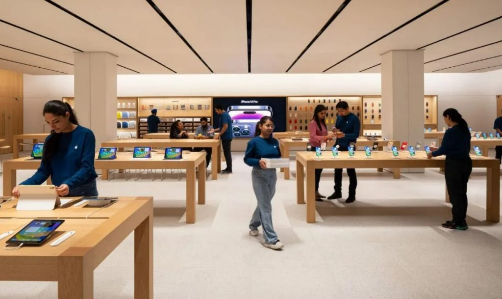 Apple Store Delhi